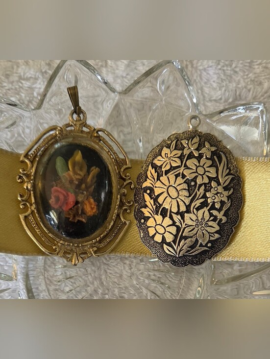 Vintage Jewelry - Vtg Mid Century Pendant Lot 2pc Dome Cameo W Germany Damascene Style Floral